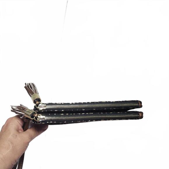 Juicy Couture Women's Black and Gold Leopard Print Wristlet Clutch Size Small - Picture 3 of 6